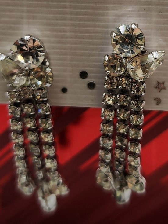 Vintage Jewelry - Vintage Crystal Dangle Rhinestone Clip-on Three Strand Sparkle Bling